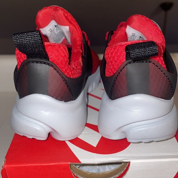 Nikes - Picture 4 of 6